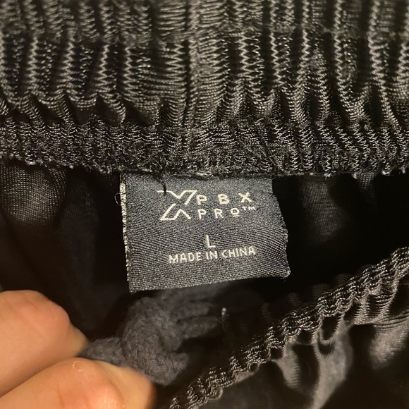 Black and grey shorts size L - Picture 3 of 3